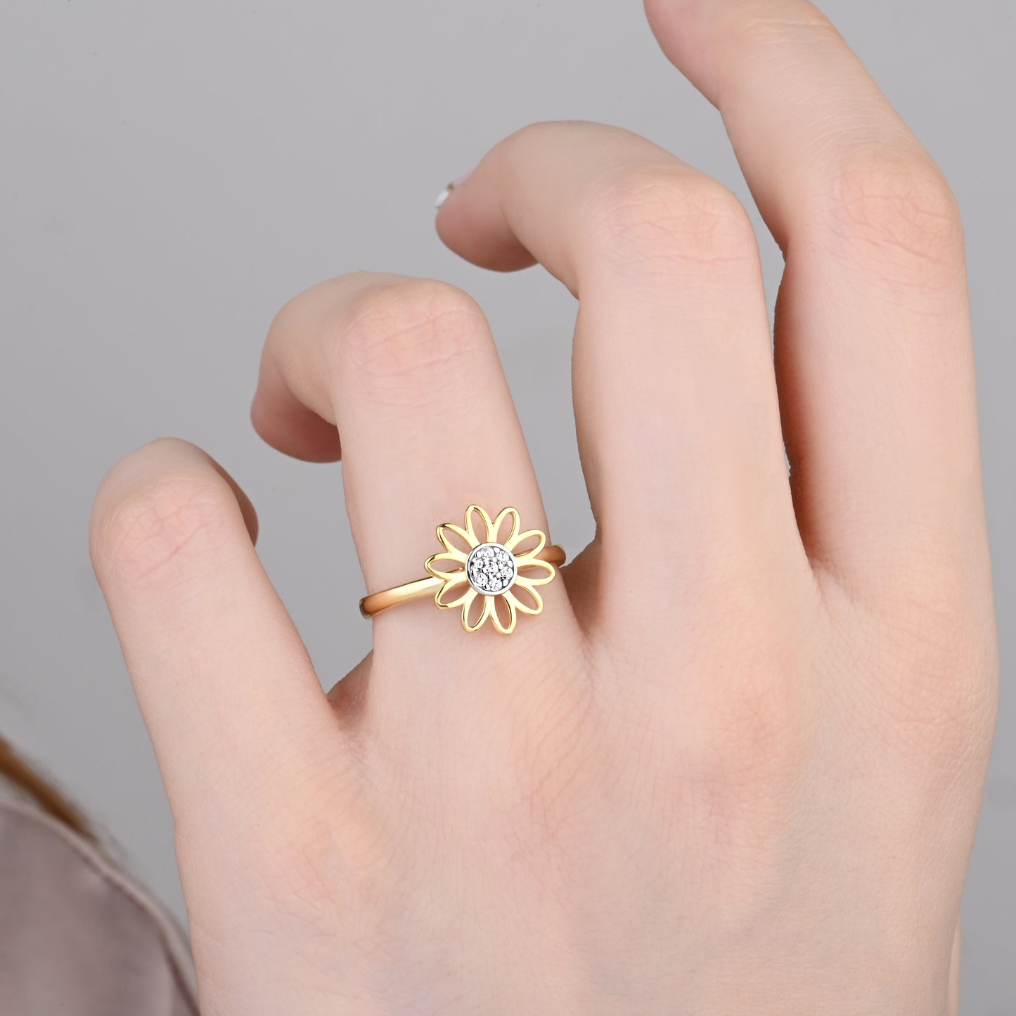 Floral CZ Accent Ring in 14K Gold