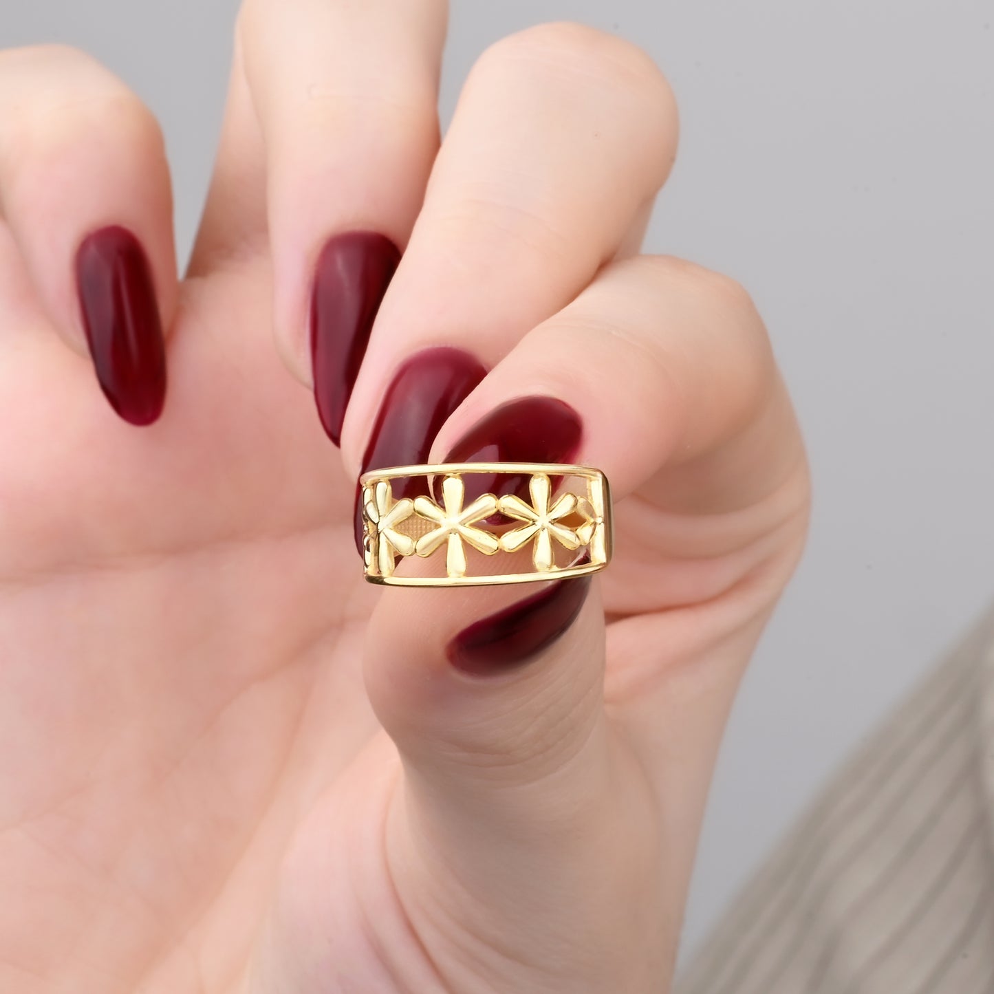 Floral Cutout Band Ring in 14K Gold