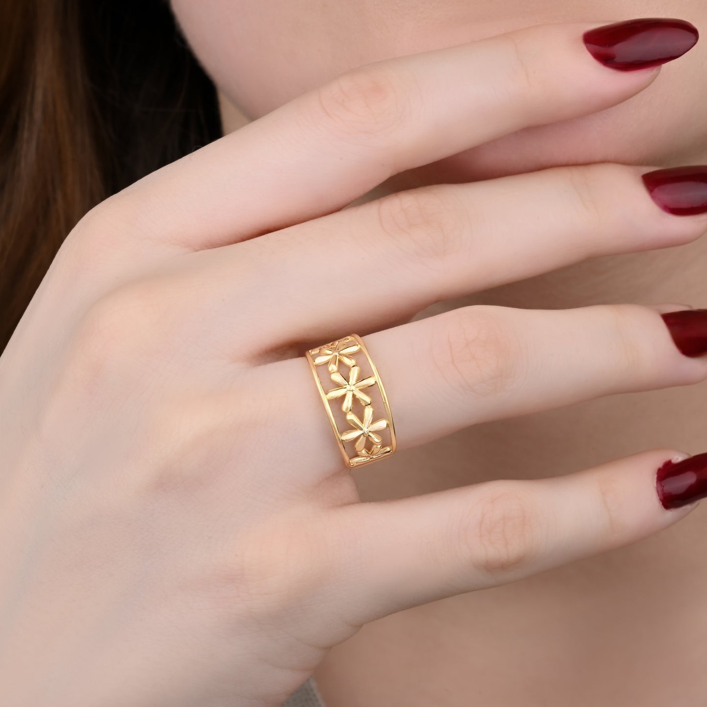 Floral Cutout Band Ring in 14K Gold