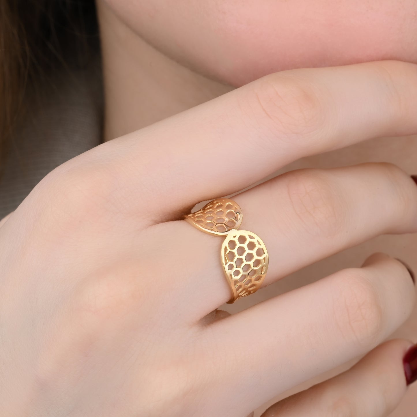 Honeycomb Design Ring in 14K Gold