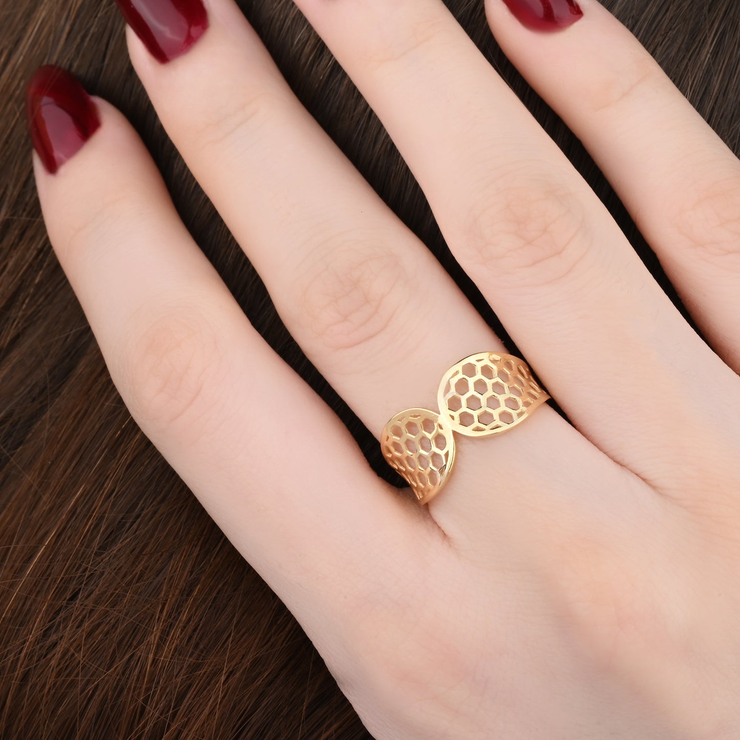 Honeycomb Design Ring in 14K Gold