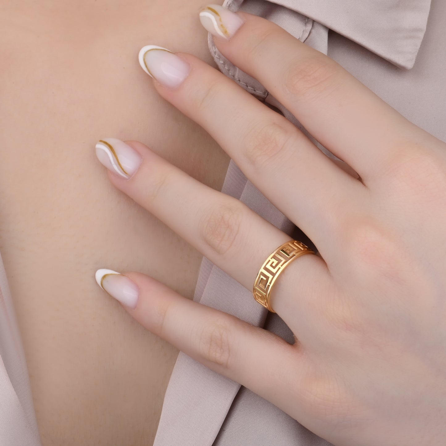 Geometric Loop Band Ring in 14K Gold