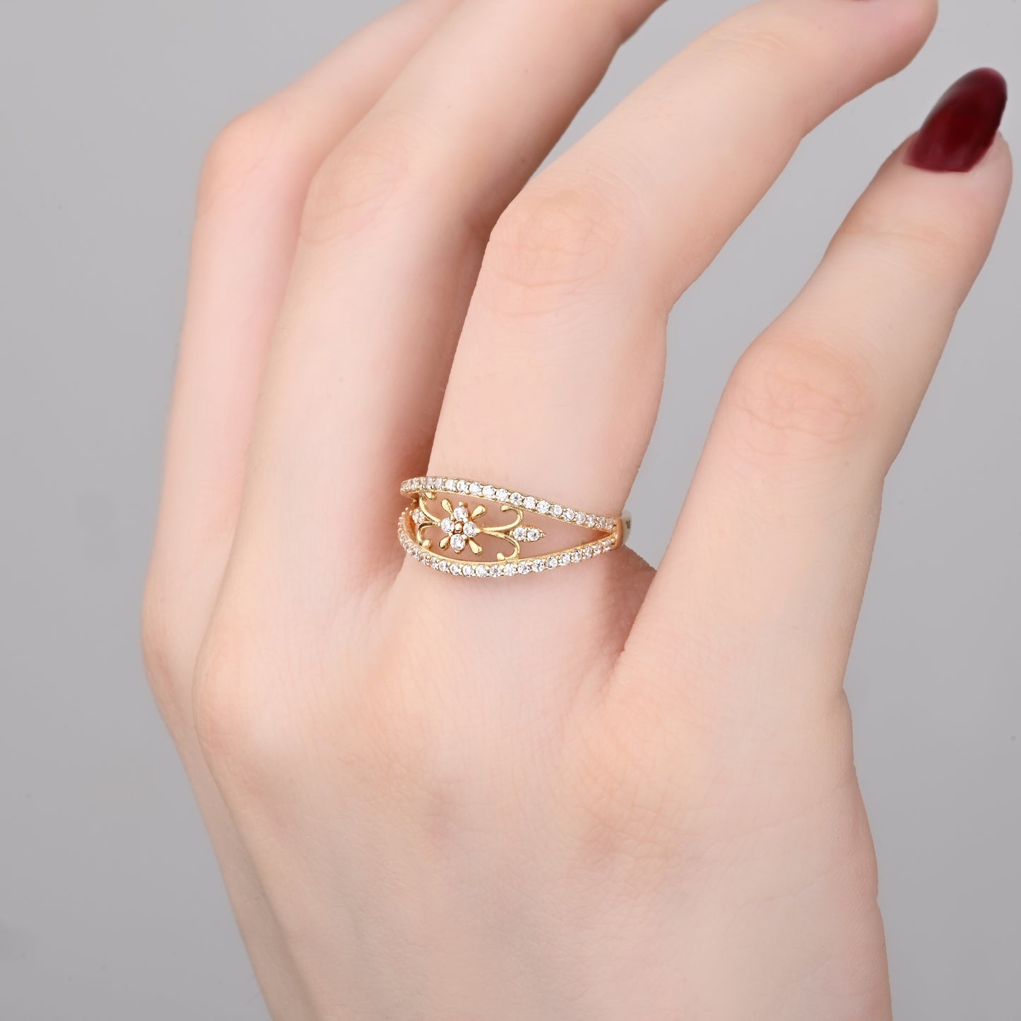 Floral CZ Vintage Ring in 14K Gold