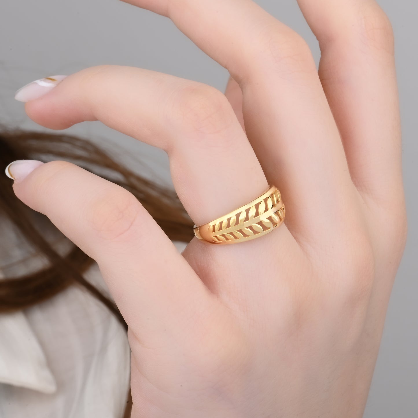 Leaf Pattern 14K Gold Band