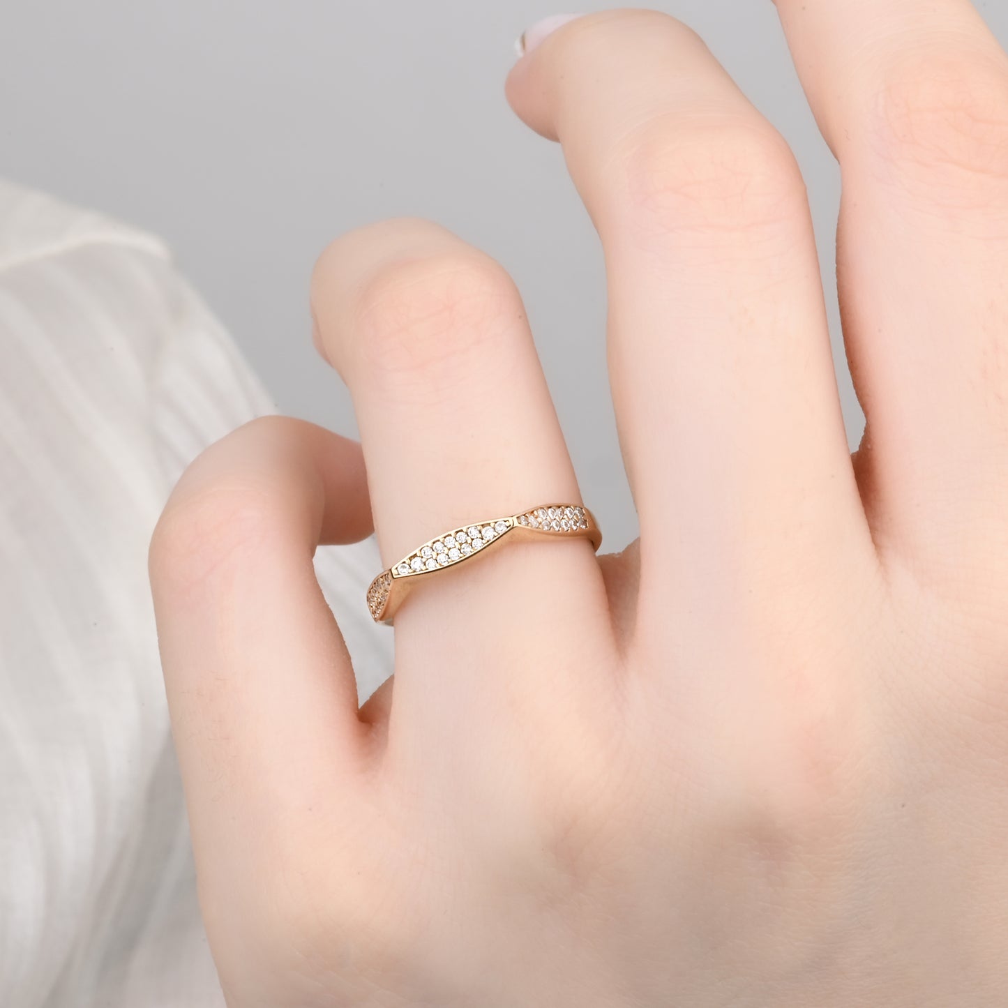 14K Yellow Gold Pavé Zirconia V-Contour Ring