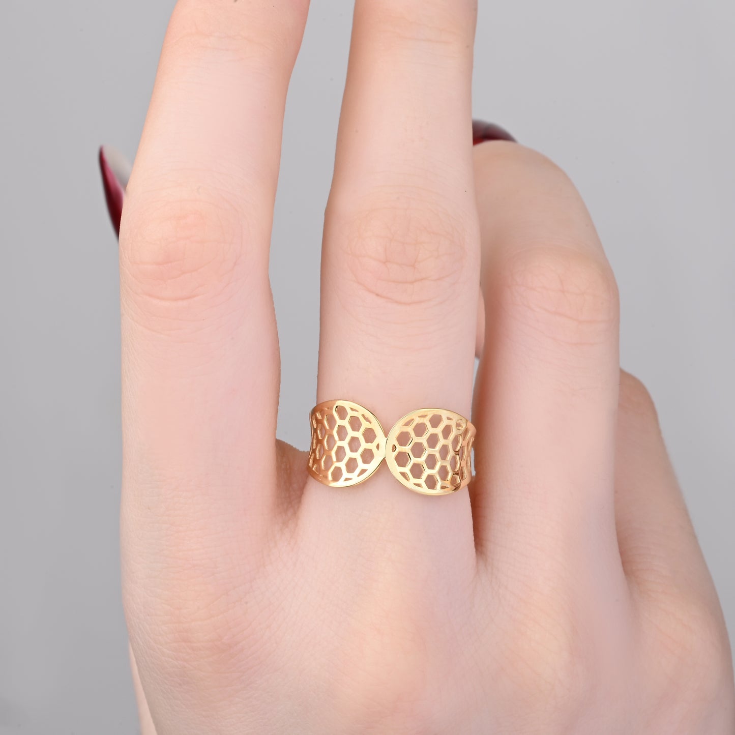 Honeycomb Design Ring in 14K Gold