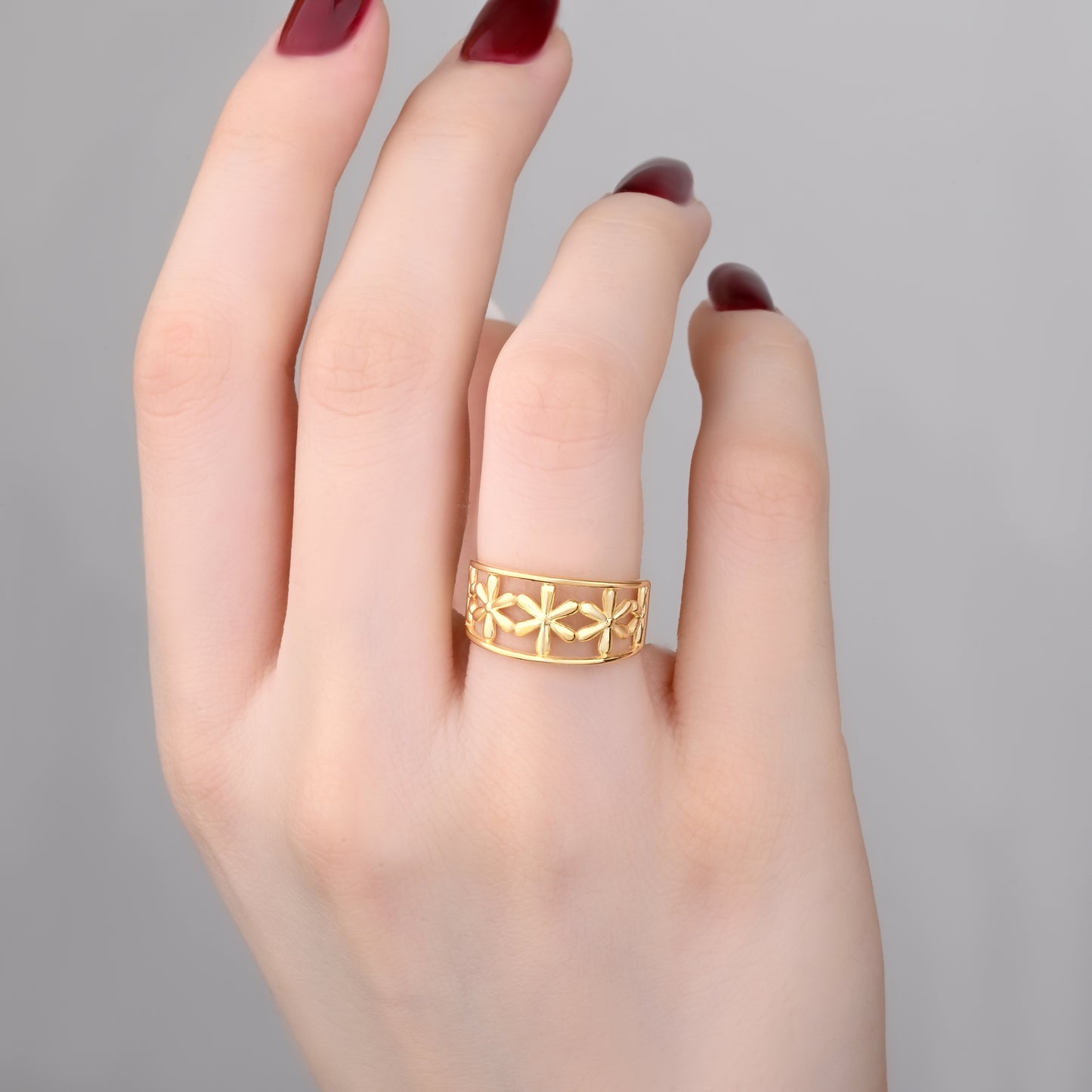Floral Cutout Band Ring in 14K Gold
