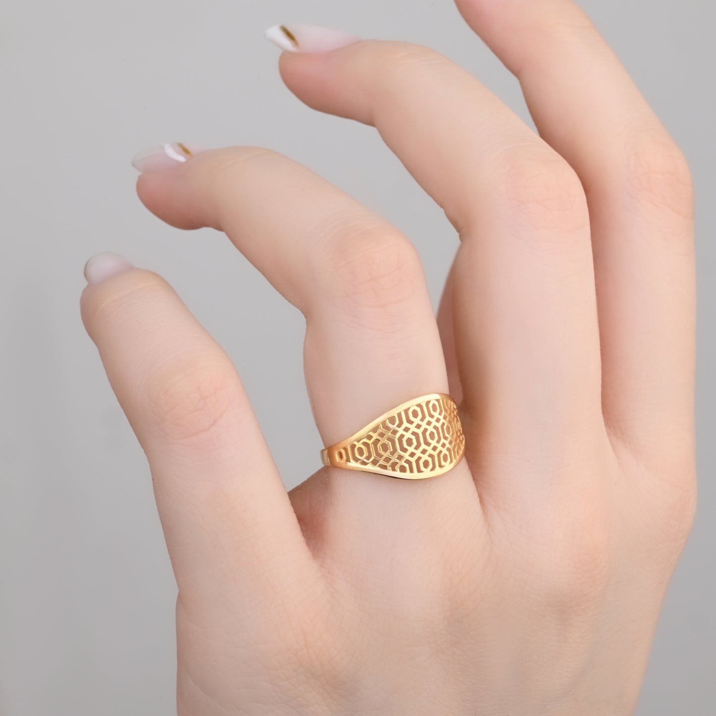 Modern Filigree 14K Gold Band Ring