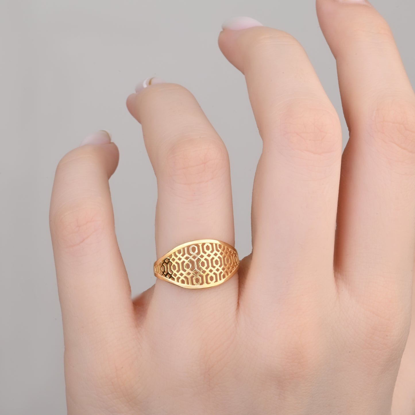 Modern Filigree 14K Gold Band Ring